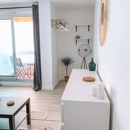 Les Pieds Dans Le Sable, Vue & Balcon Apartmán *